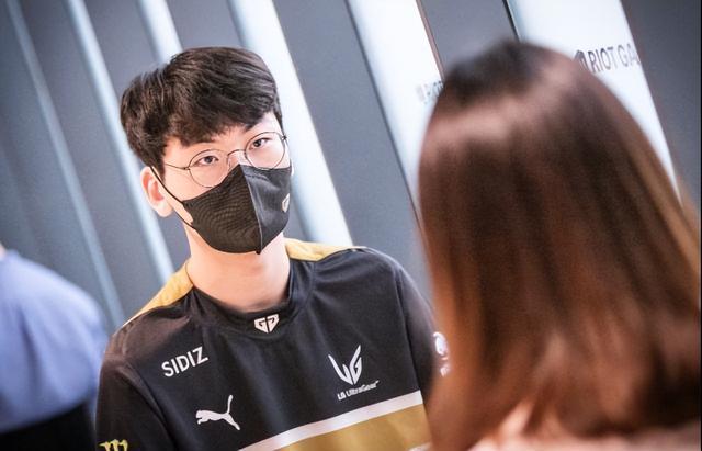 他迅速建立 他迅速建立