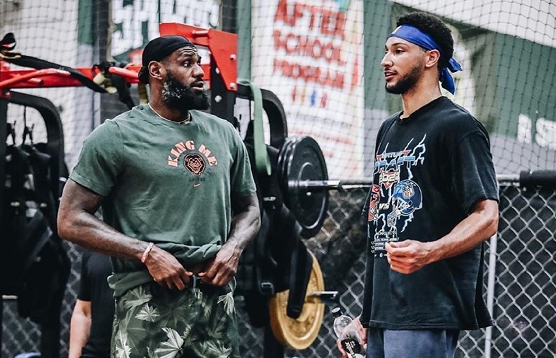 火药味从上 火药味从上