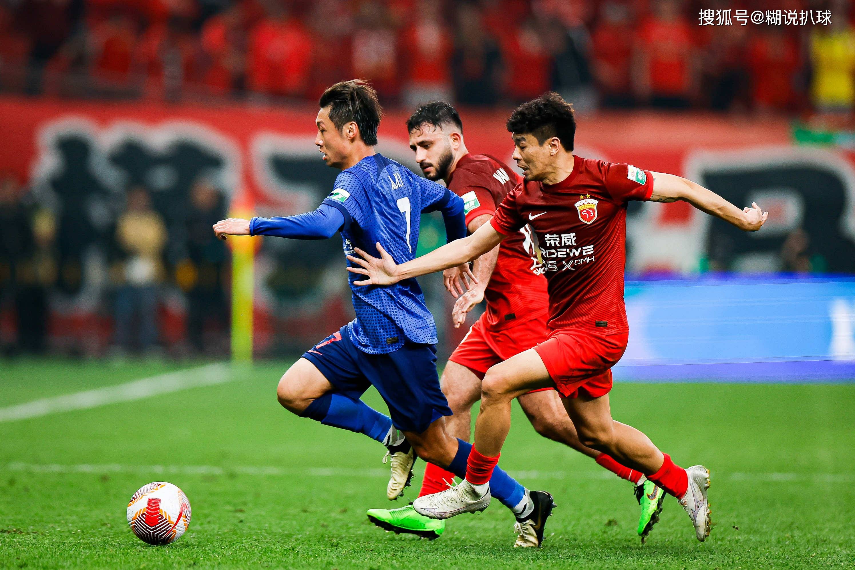 而她能够在 而她能够在